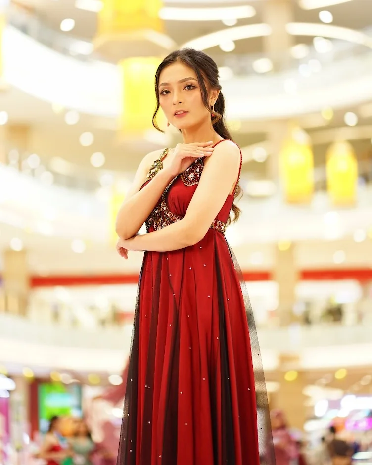 Koleksi busana pernikahan Rumah Rias by Itut Bambang